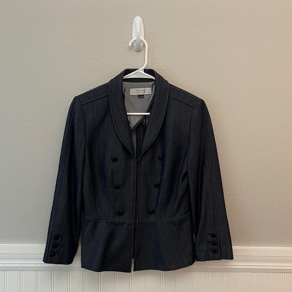 Tahari Dark Blue Suit Jacket Size 4
